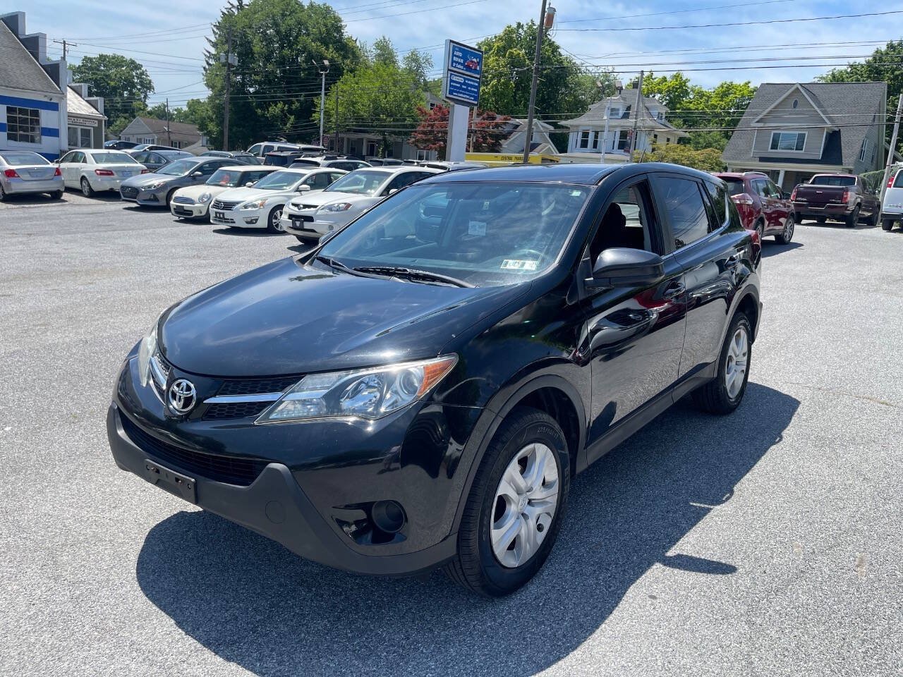 Used 2015 Toyota RAV4 LE AWD/4WD image 2