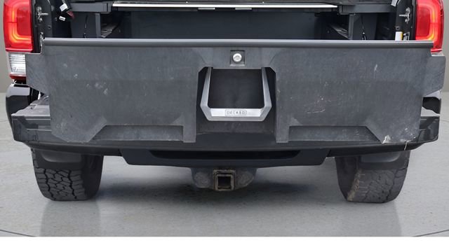 Used 2016 Toyota Tacoma TRD Sport w/ Towing Package image 13
