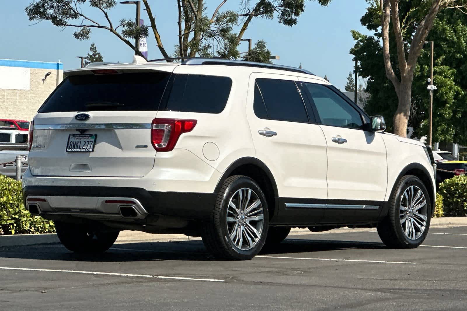 Certified 2017 Ford Explorer Platinum AWD/4WD image 2