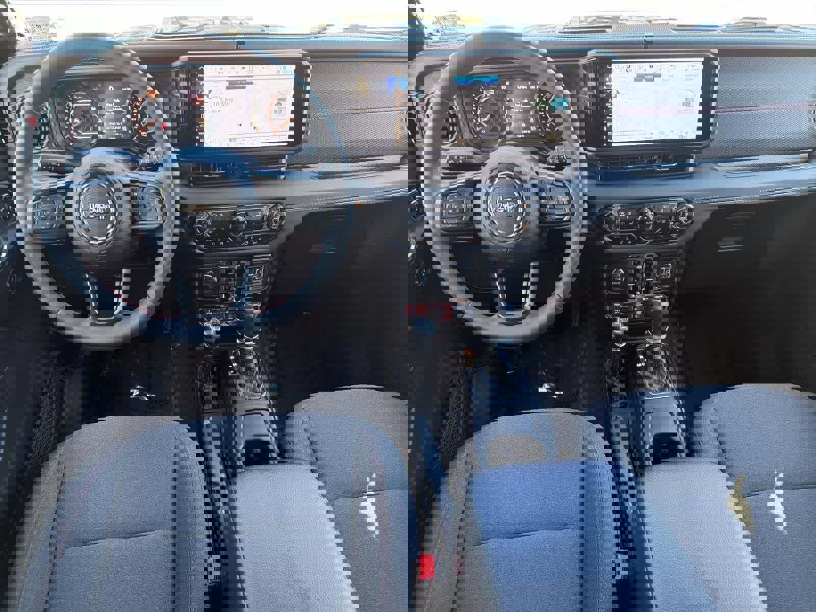 Used 2024 Jeep Wrangler Unlimited Rubicon w/ Technology Group image 10