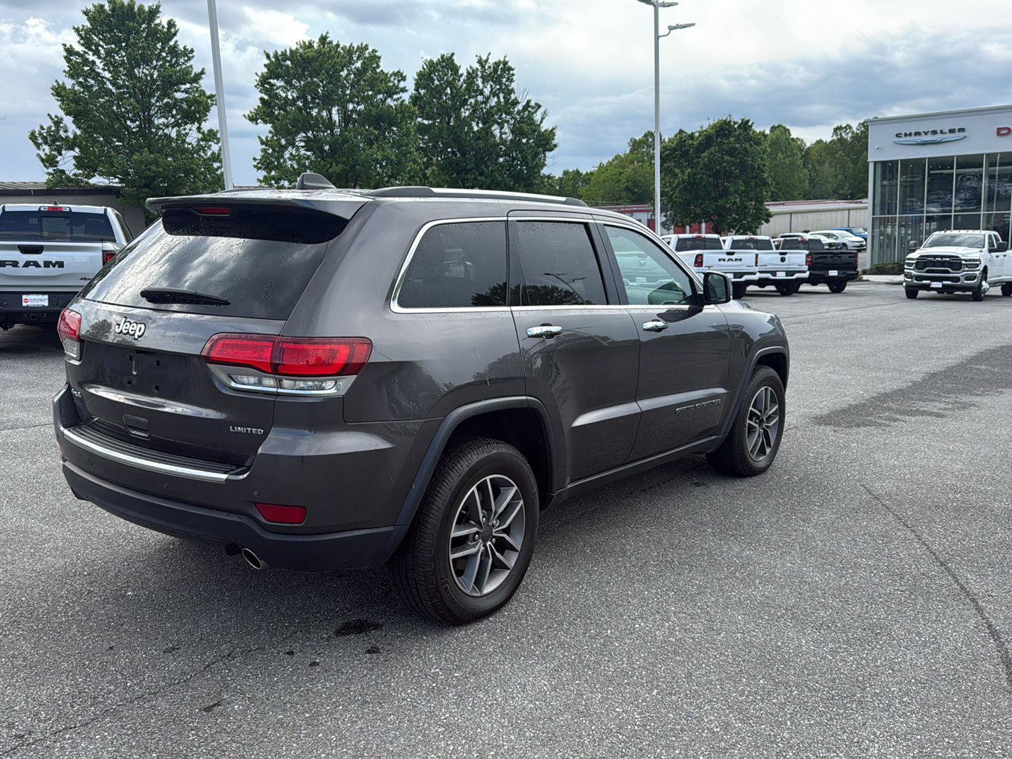 Used 2020 Jeep Grand Cherokee Limited AWD/4WD image 4