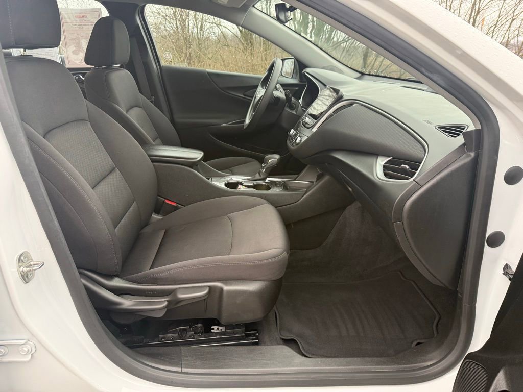 Used 2024 Chevrolet Malibu LT FWD image 21