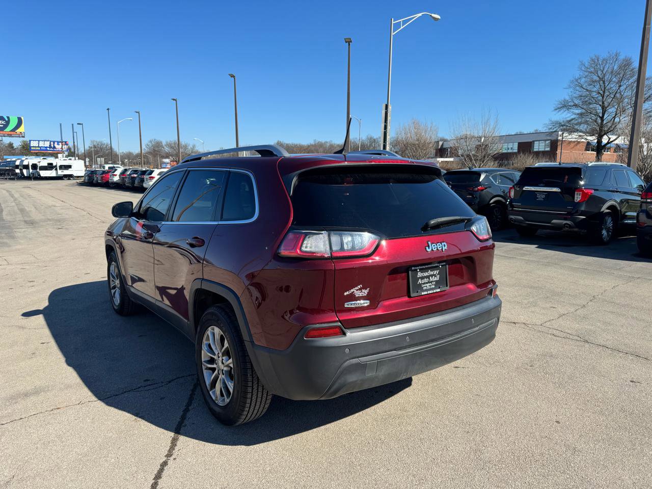 Used 2019 Jeep Cherokee Latitude Plus FWD image 5