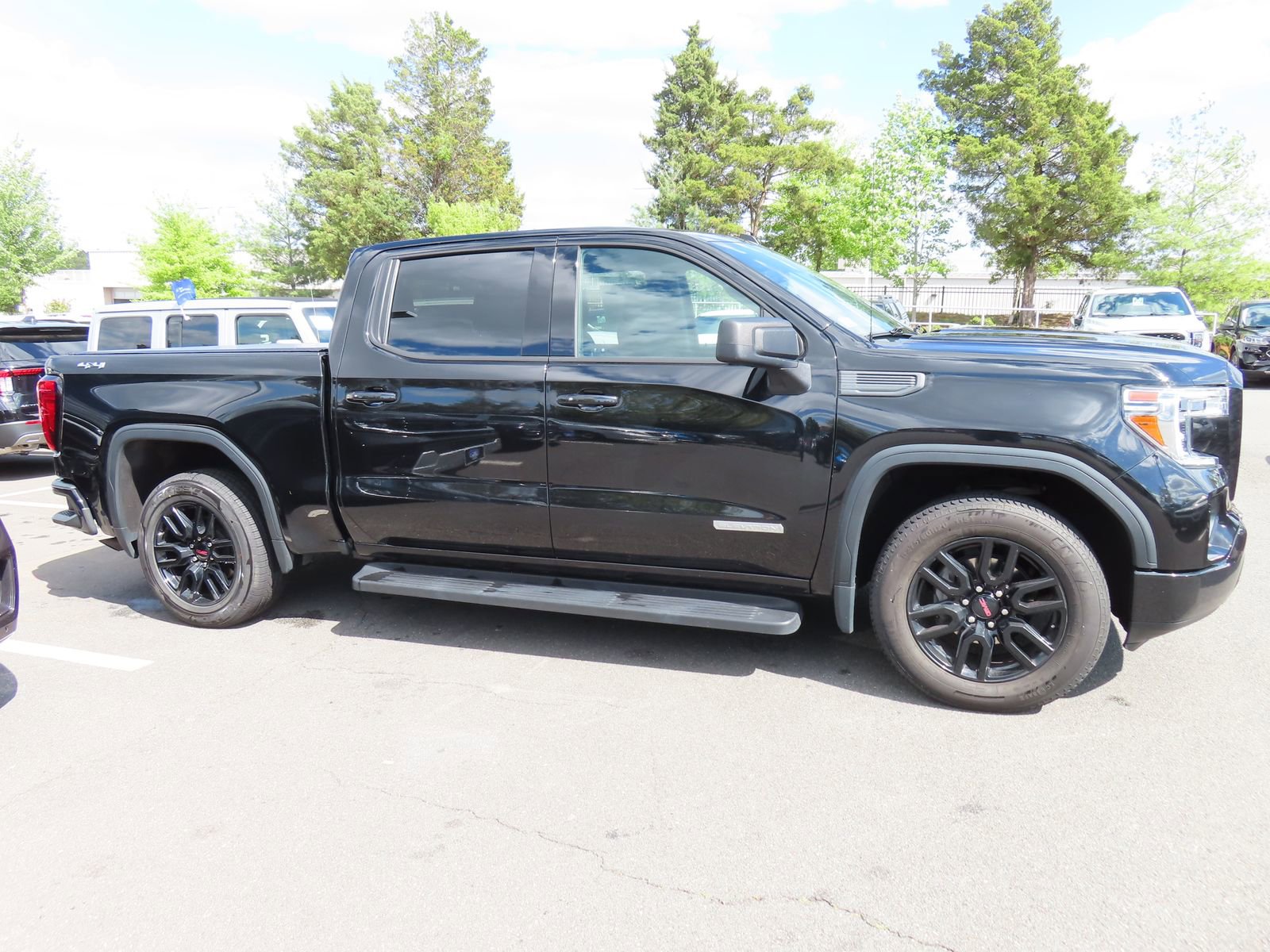 Used 2022 GMC Sierra 1500 Elevation AWD/4WD image 4