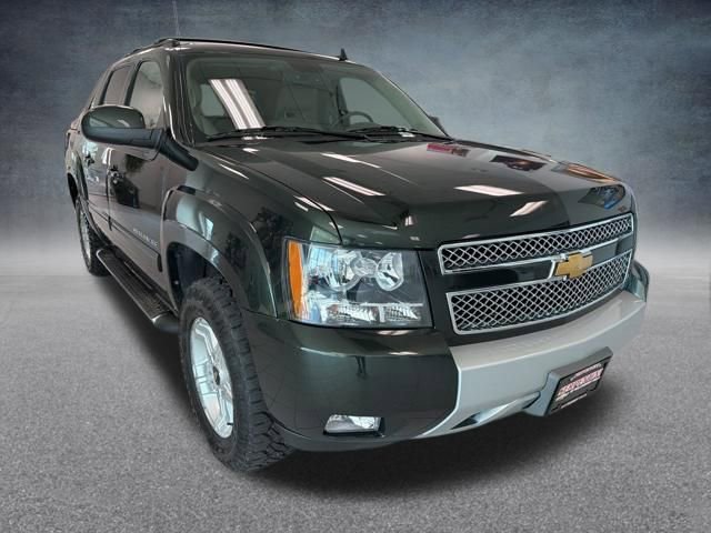Used 2013 Chevrolet Avalanche LT w/ Suspension Package, Off-Road image 5