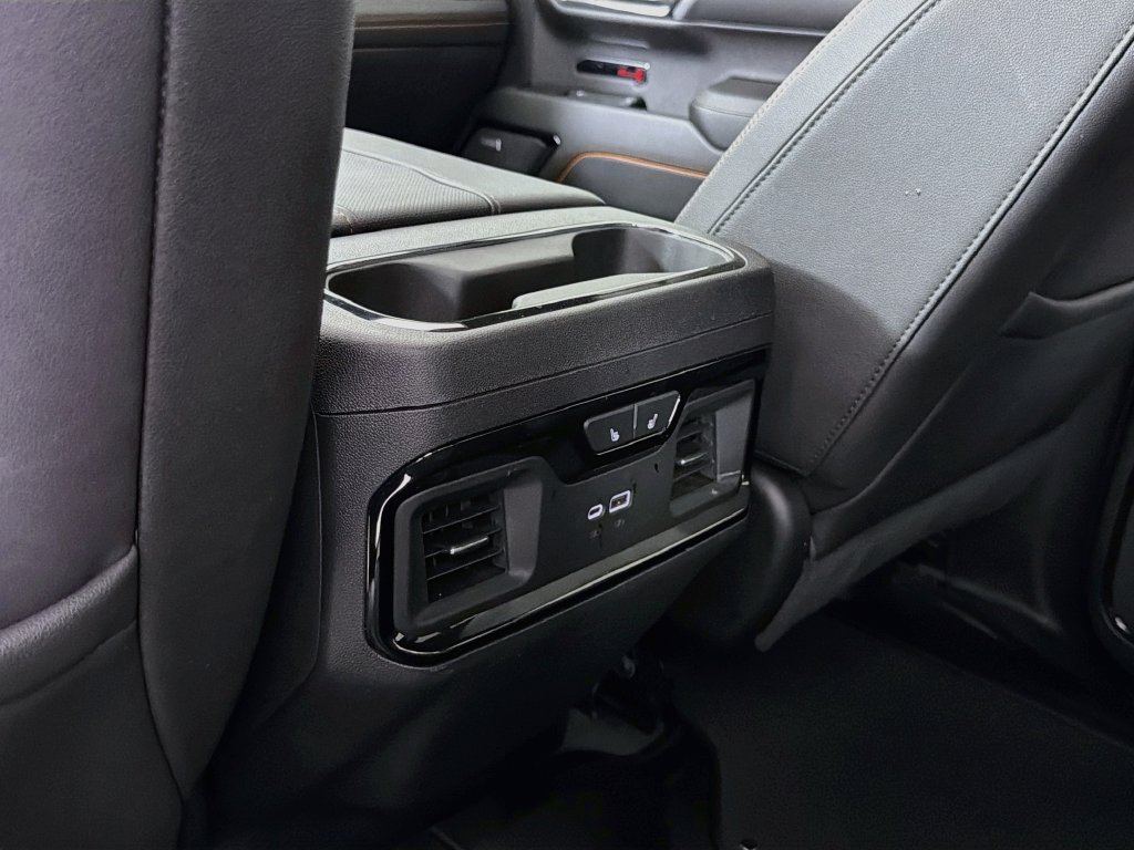 Used 2024 GMC Sierra 1500 AT4 w/ Technology Package AWD/4WD image 30