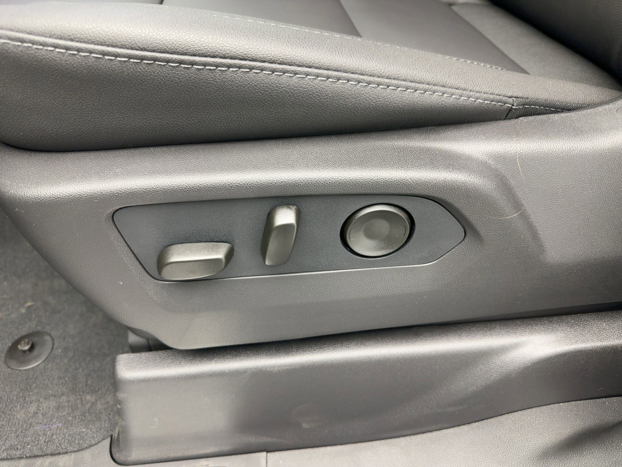 New 2026 Chevrolet Silverado 1500 LT w/ Leather Package image 14