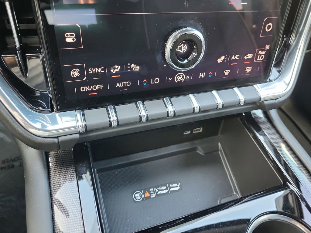 Used 2025 GMC Yukon Elevation w/ LPO, Yukon Black Package image 21