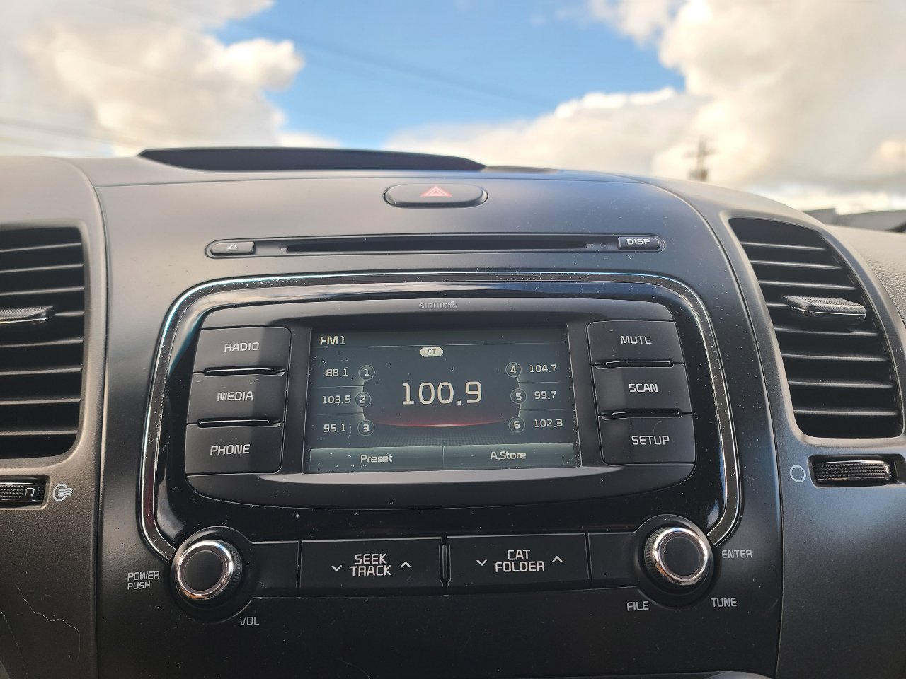 Used 2018 Kia Forte LX w/ LX Rear Camera Package image 14