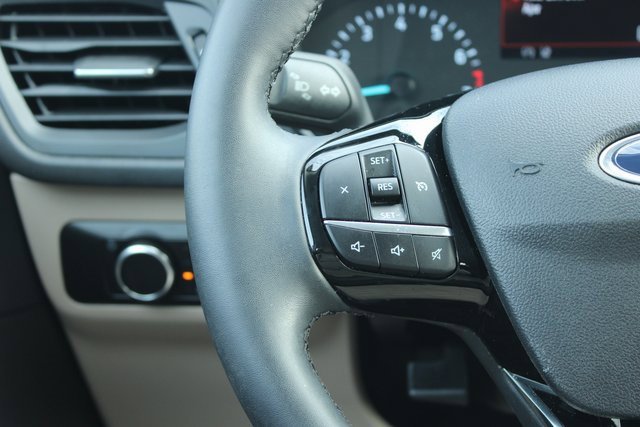 Used 2022 Ford Escape SE w/ Cold Weather Package image 24