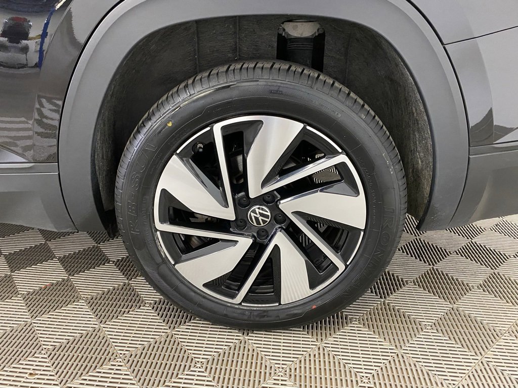 Used 2024 Volkswagen Atlas SE image 14