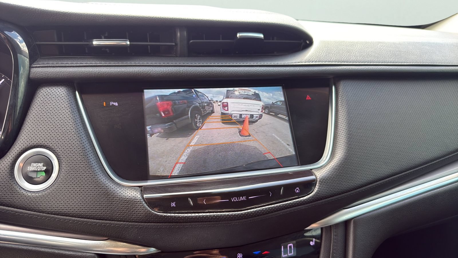 Used 2017 Cadillac XT5 Luxury w/ Driver Awareness Package FWD image 18