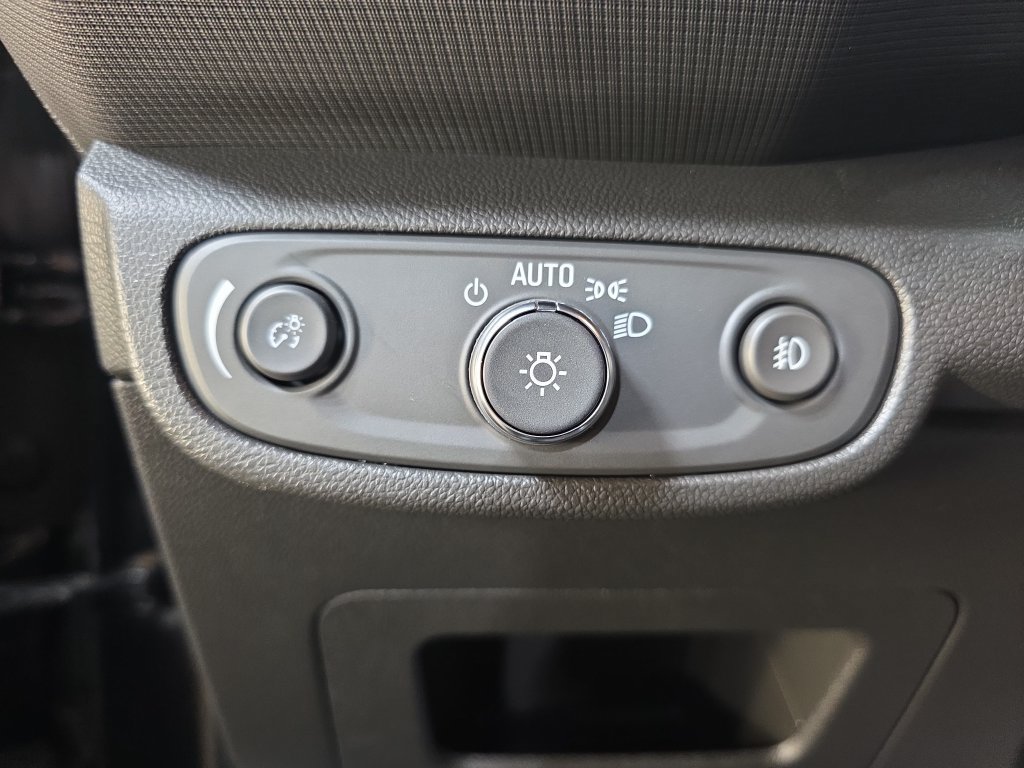 Used 2023 Chevrolet TrailBlazer LT AWD/4WD image 24