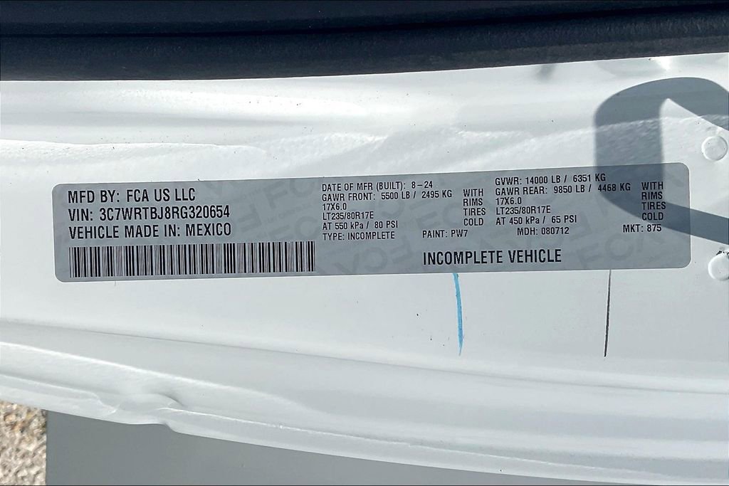 Used 2024 RAM 3500 Tradesman w/ Chrome Appearance Group image 17