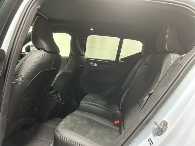 Used 2025 Volvo XC40 B5 Plus AWD/4WD image 12