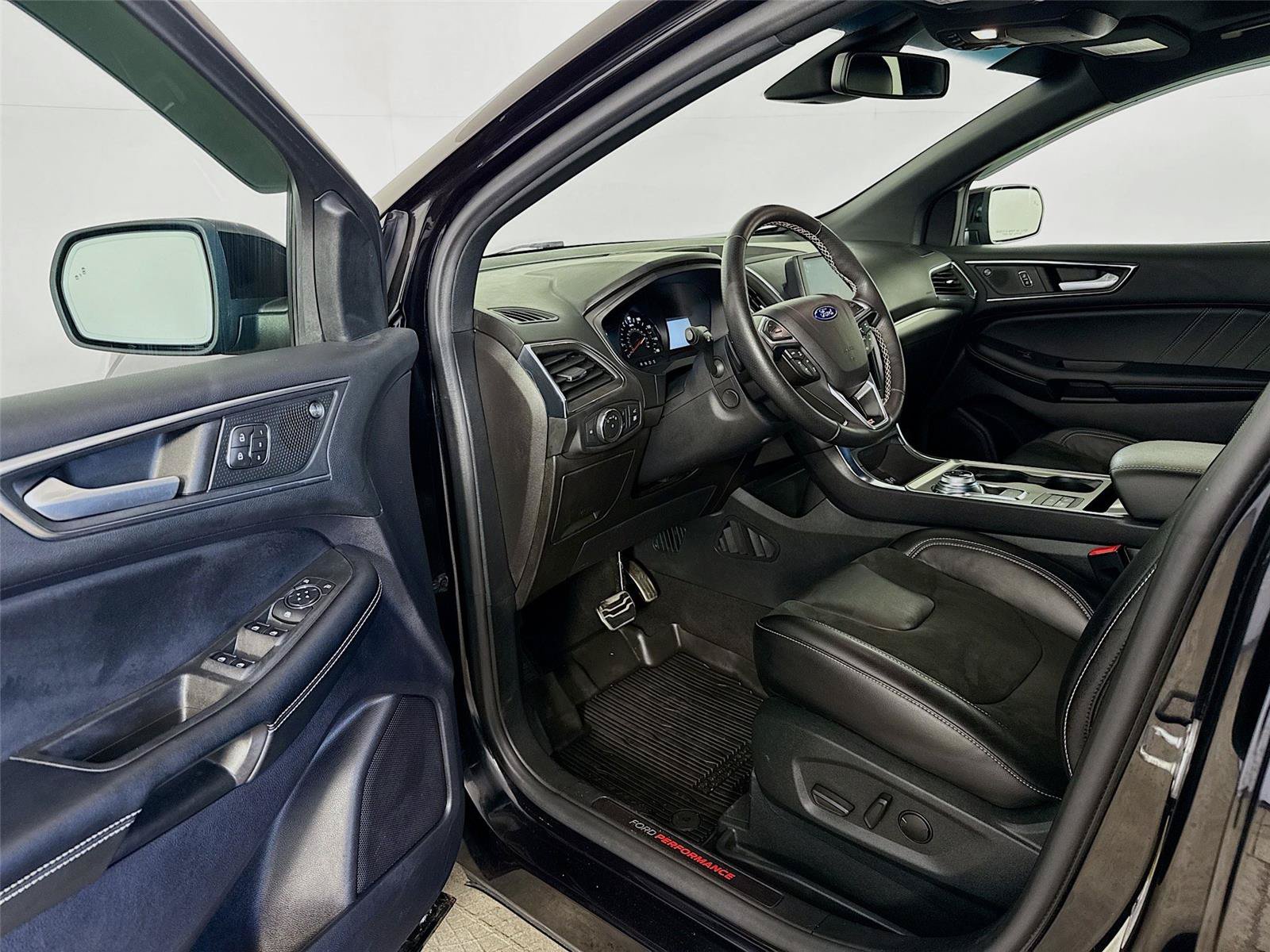 Used 2022 Ford Edge ST w/ Equipment Group 401A AWD/4WD image 3
