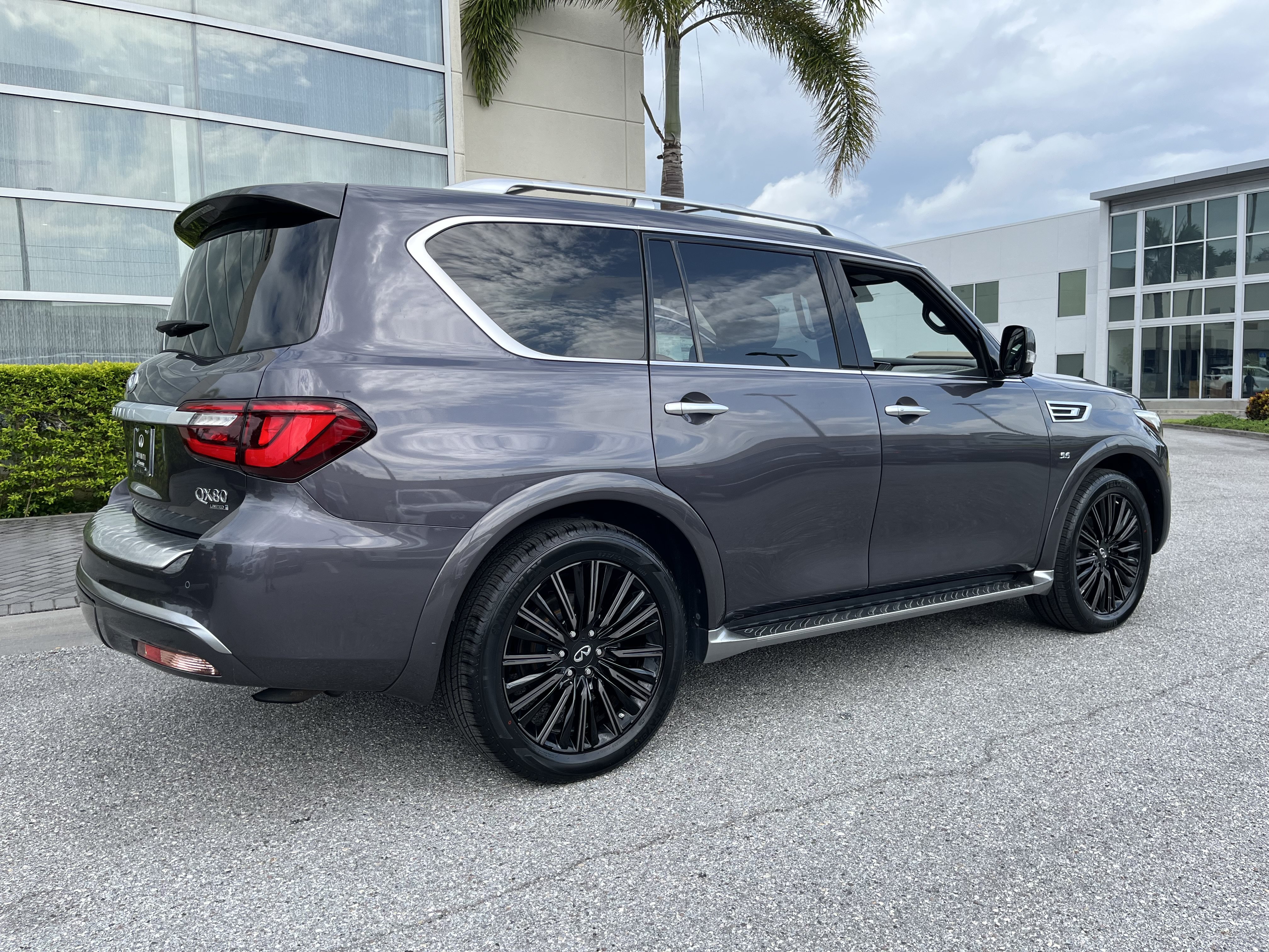 Certified 2019 INFINITI QX80 Limited w/ All-Season Package AWD/4WD image 9
