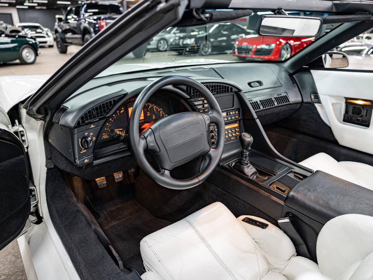 Used 1992 Chevrolet Corvette Convertible RWD image 7