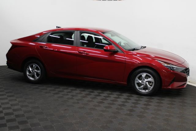 Used 2021 Hyundai Elantra SE w/ Cargo Package FWD image 3