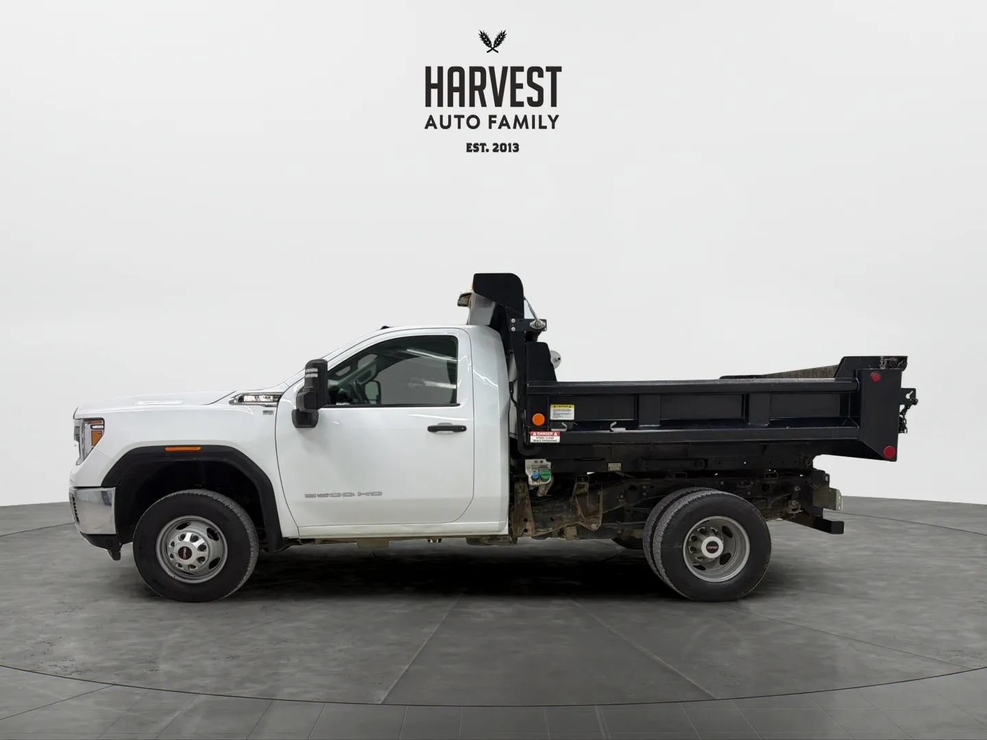 Used 2022 GMC Sierra 3500 Pro w/ Convenience Package RWD image 2