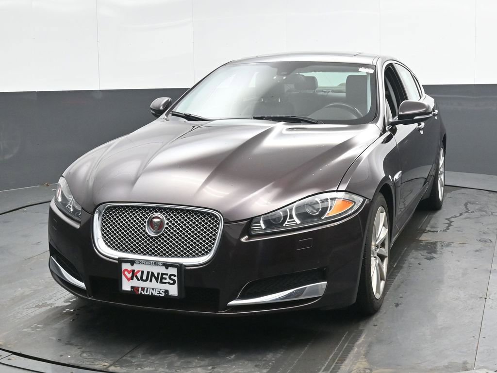 Used 2015 Jaguar XF Premium image 5