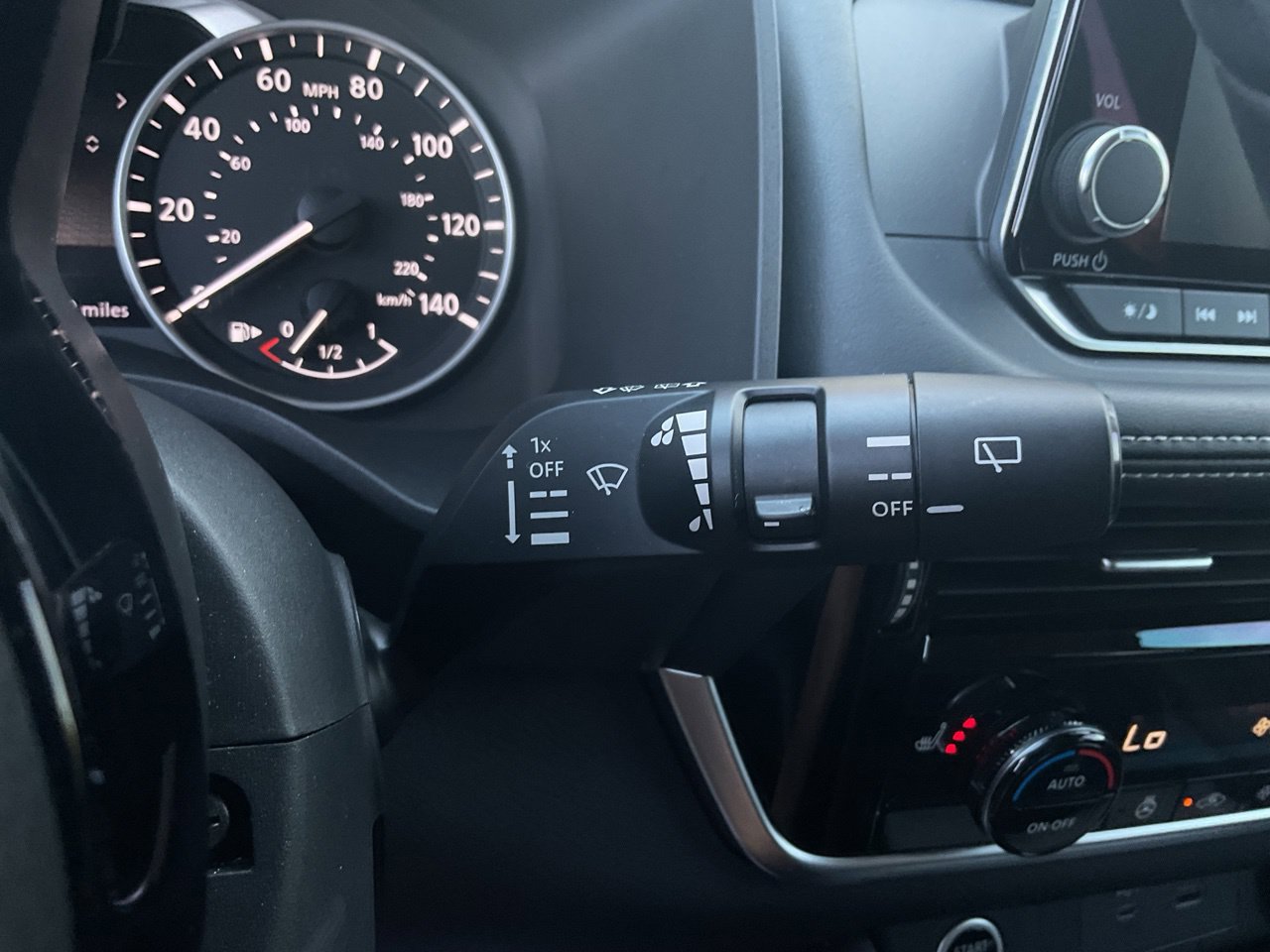 Used 2023 Nissan Rogue SL FWD image 36
