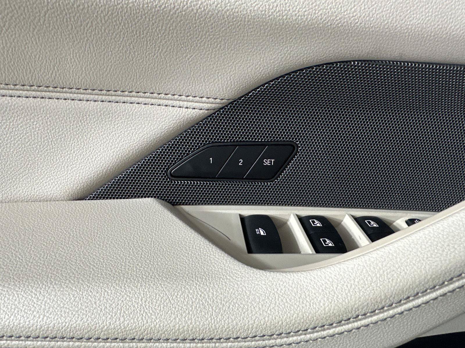 Used 2024 BMW 440i xDrive Convertible w/ M Carbon Exterior Package AWD/4WD image 9