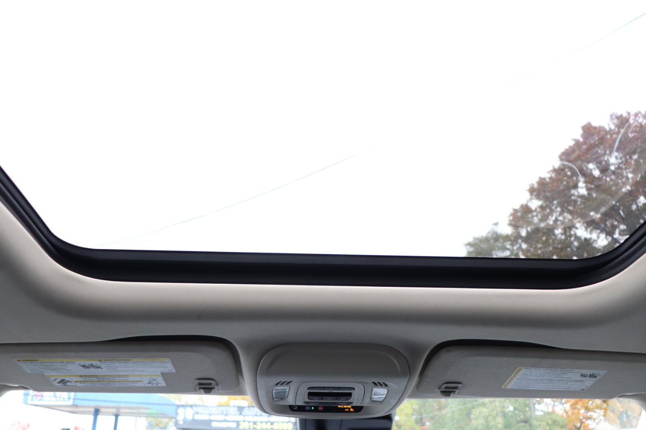 Used 2022 Buick Envision Avenir w/ Technology Package II image 20