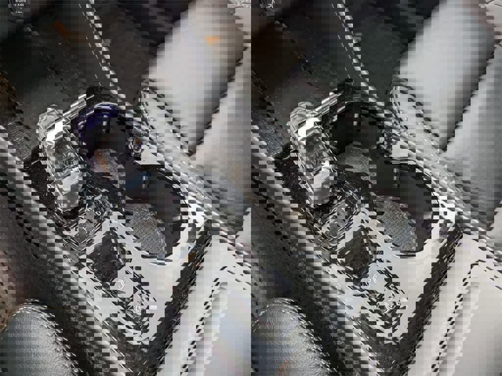 Used 2023 Volvo XC40 B5 Plus w/ Driver Assist Package image 28