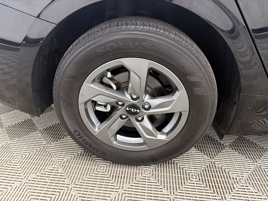 Used 2023 Kia K5 LXS image 18