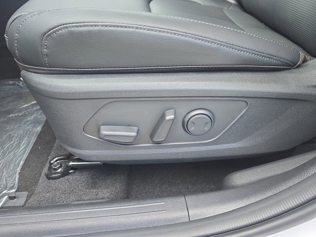 New 2026 Kia Sportage EX image 21