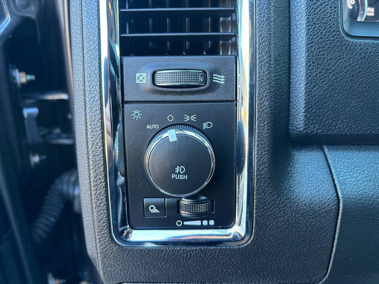 Used 2017 RAM 1500 Laramie w/ Convenience Group AWD/4WD image 49