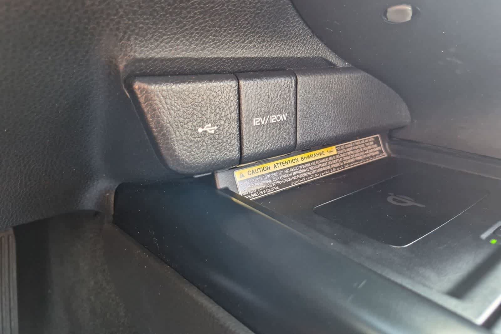 Used 2020 Toyota Camry XLE FWD image 29