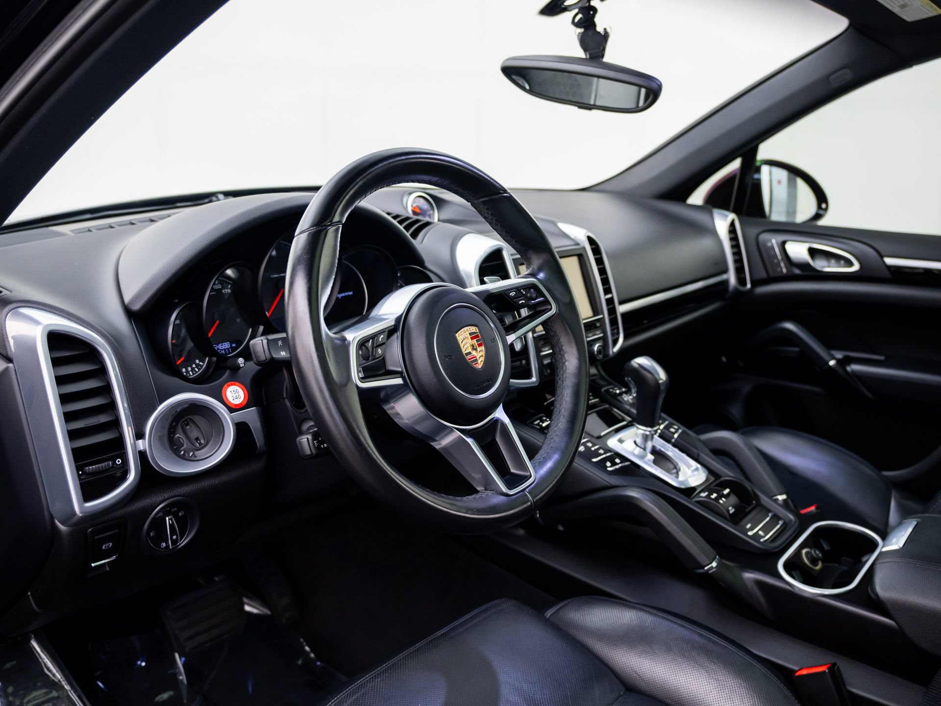 Used 2015 Porsche Cayenne Diesel AWD/4WD image 4