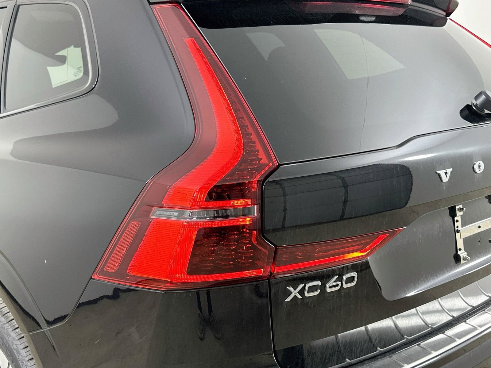 New 2026 Volvo XC60 B5 Plus w/ Protection Package Premier AWD/4WD image 12