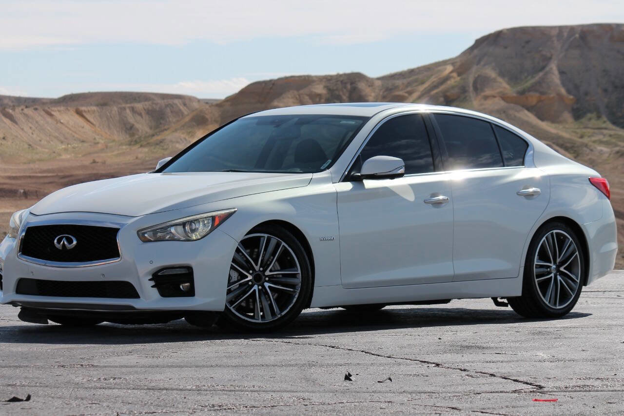 Used 2014 INFINITI Q50 Hybrid AWD w/ Deluxe Technology Package image 4