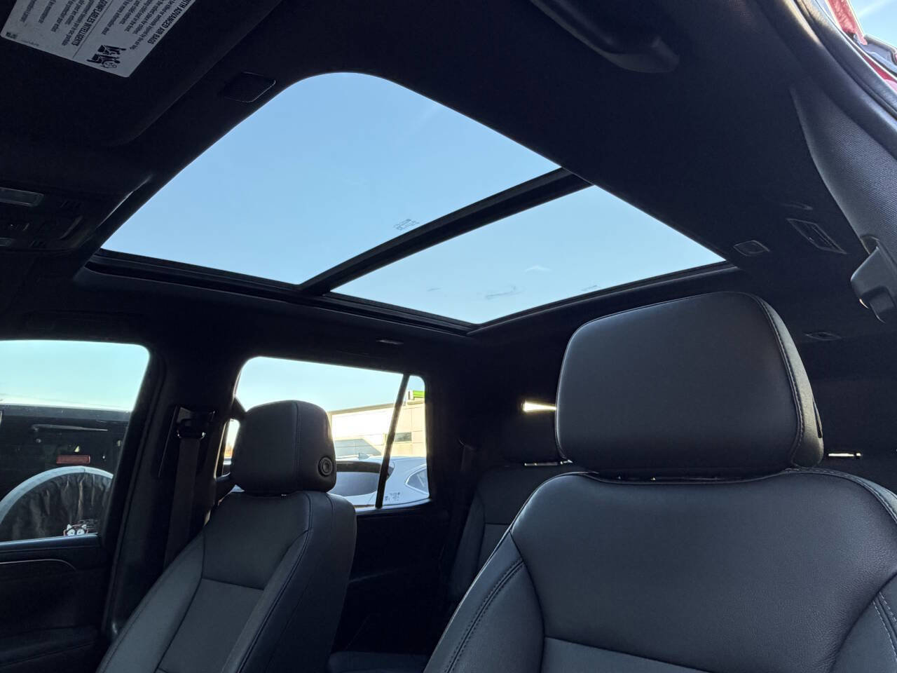 Used 2022 Chevrolet Tahoe Z71 image 17