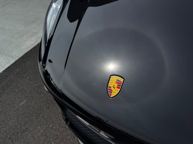 Certified 2023 Porsche Macan image 34
