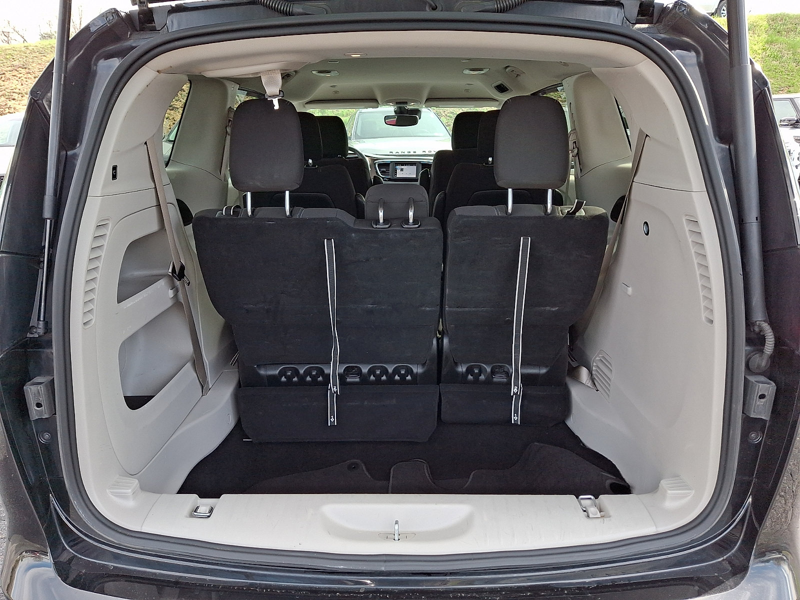 Used 2024 Chrysler Voyager LX FWD image 29