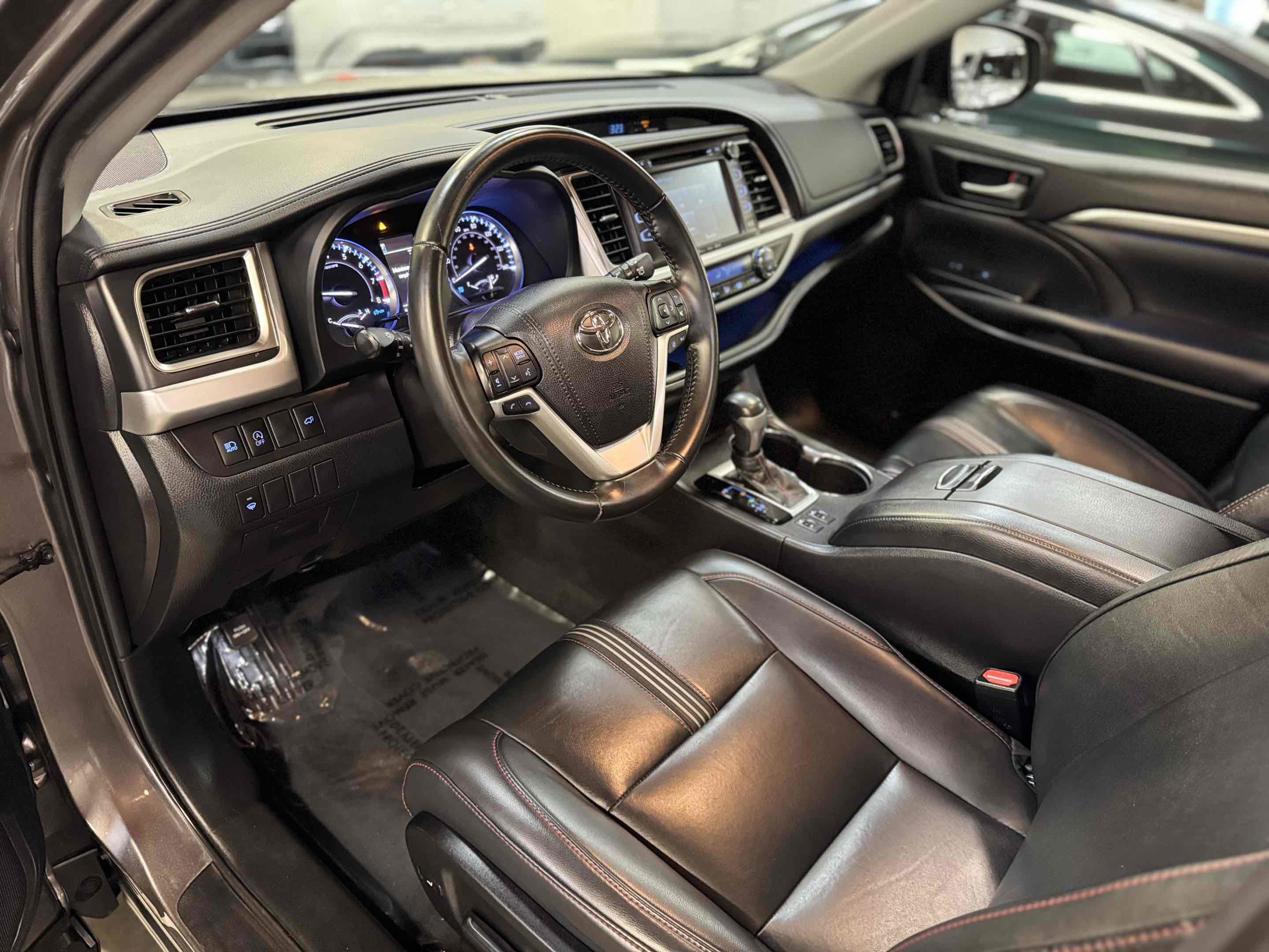 Used 2019 Toyota Highlander XLE image 5