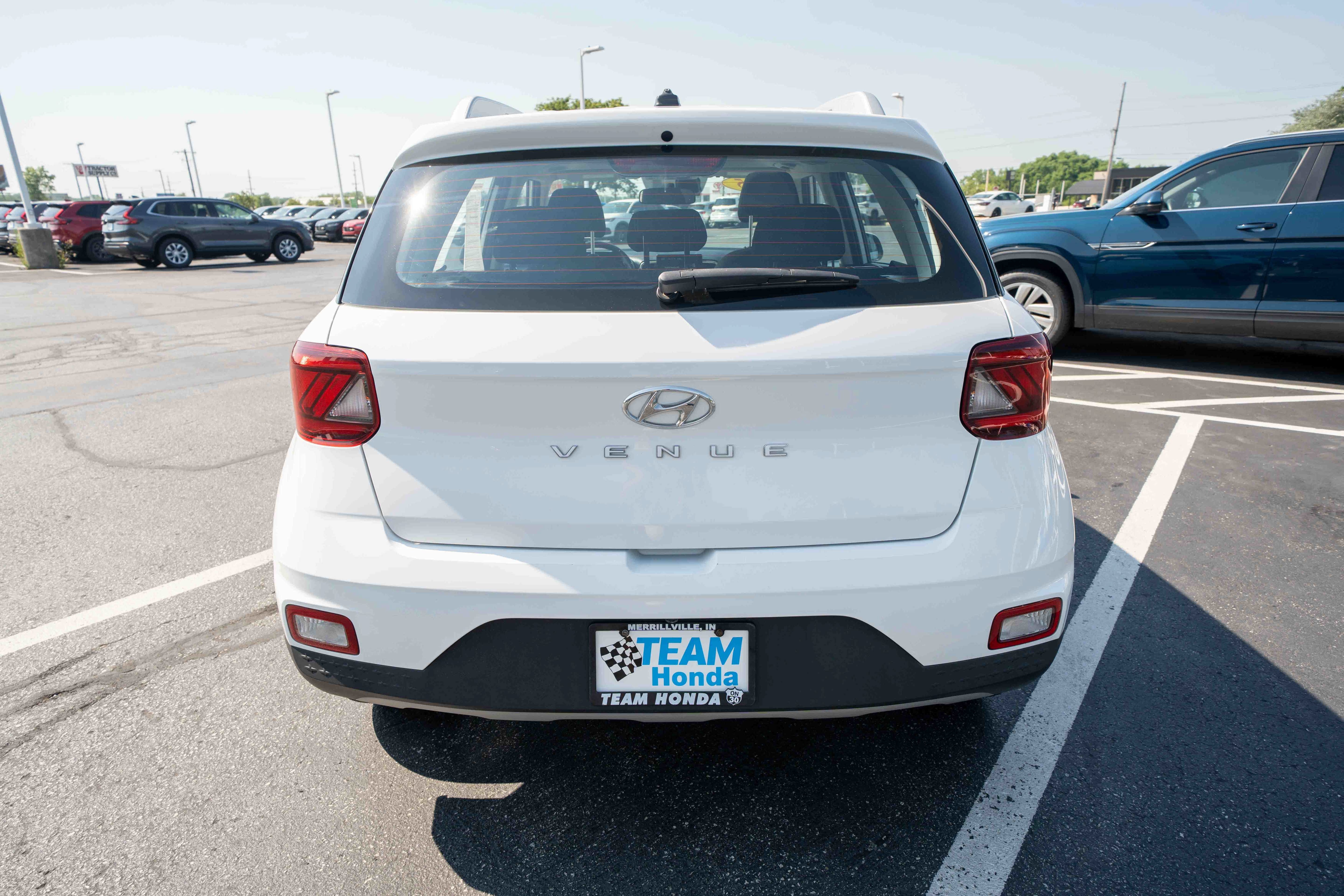 Used 2025 Hyundai Venue SEL FWD image 5