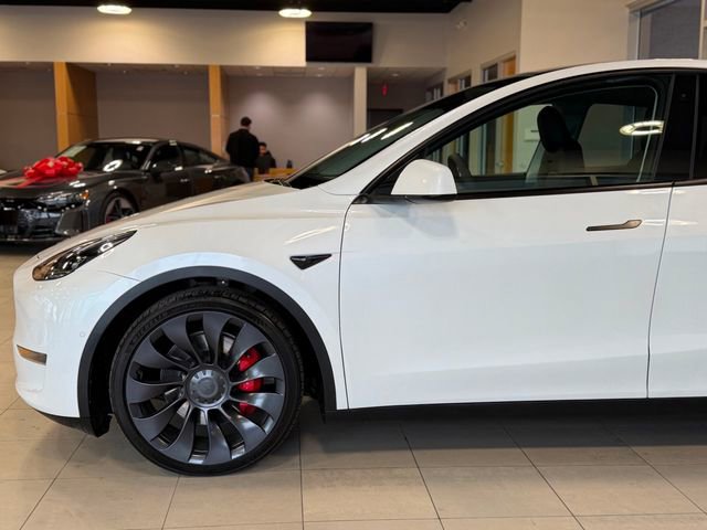 Used 2022 Tesla Model Y Performance image 8