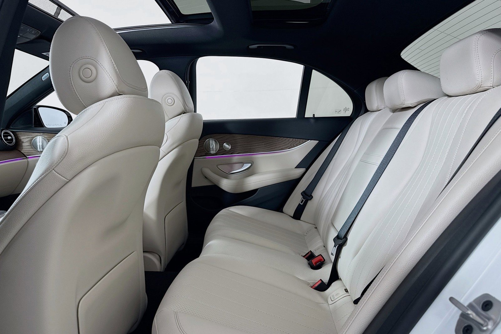 Certified 2023 Mercedes-Benz E 450 4MATIC Sedan w/ Premium Package image 8