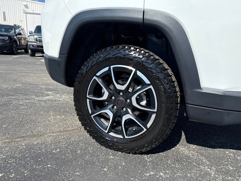 Used 2025 Jeep Compass Trailhawk AWD/4WD image 43