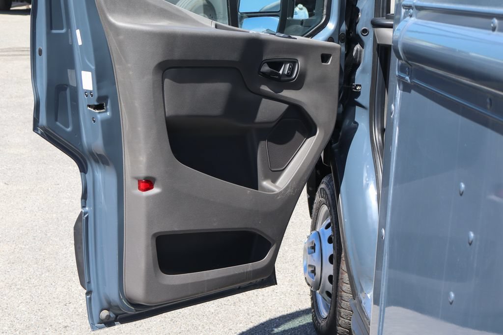 Used 2022 Ford Transit 350 DRW RWD image 16