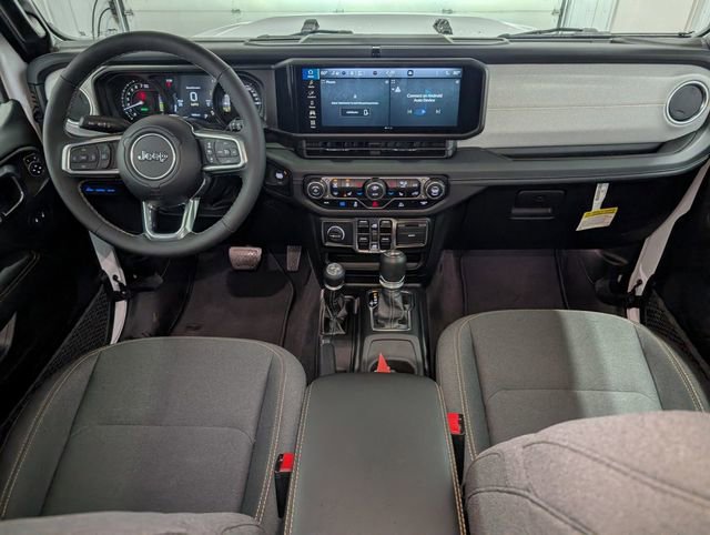 Used 2025 Jeep Wrangler Unlimited Sahara AWD/4WD image 10