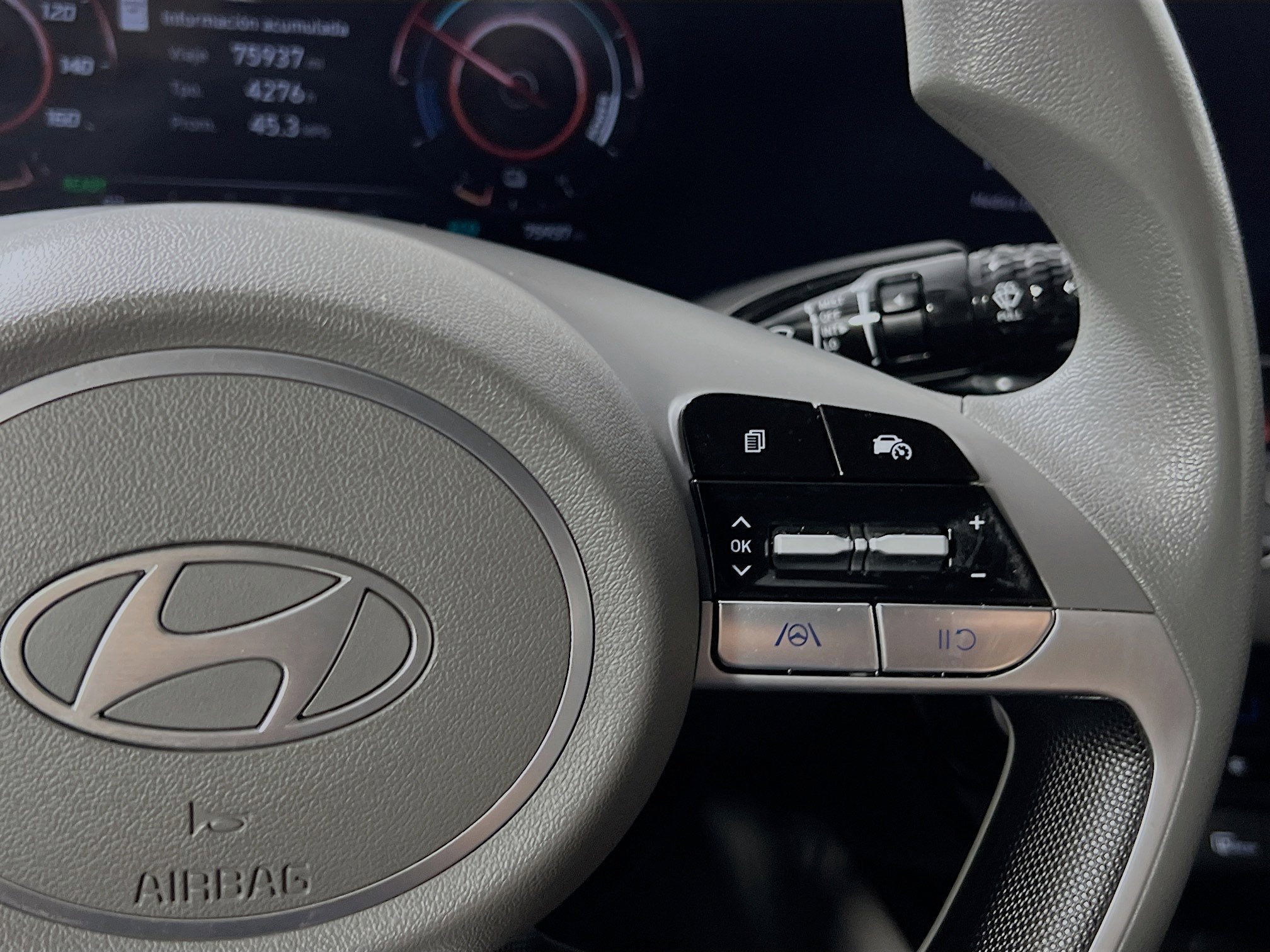 Used 2024 Hyundai Elantra Blue FWD image 20