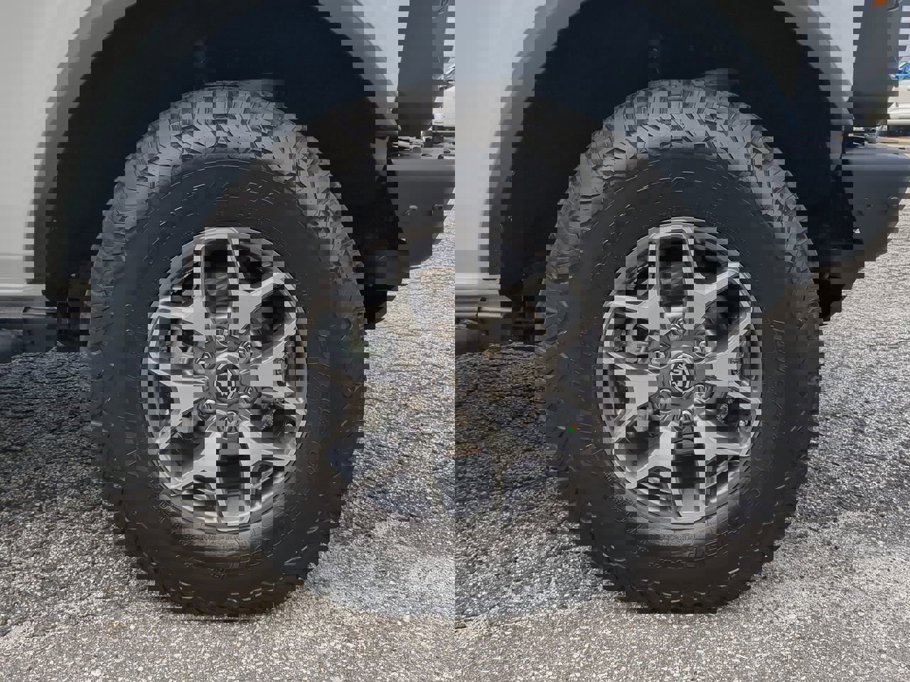 Certified 2024 Ford Bronco Badlands image 9