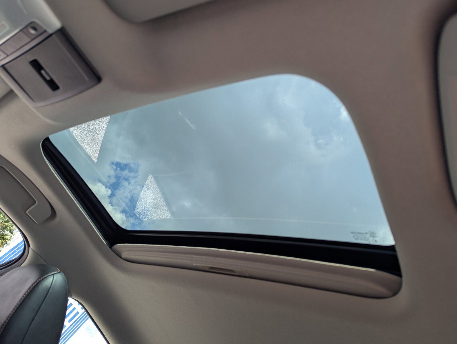 Certified 2020 Nissan Sentra SR w/ Premium Package FWD image 23