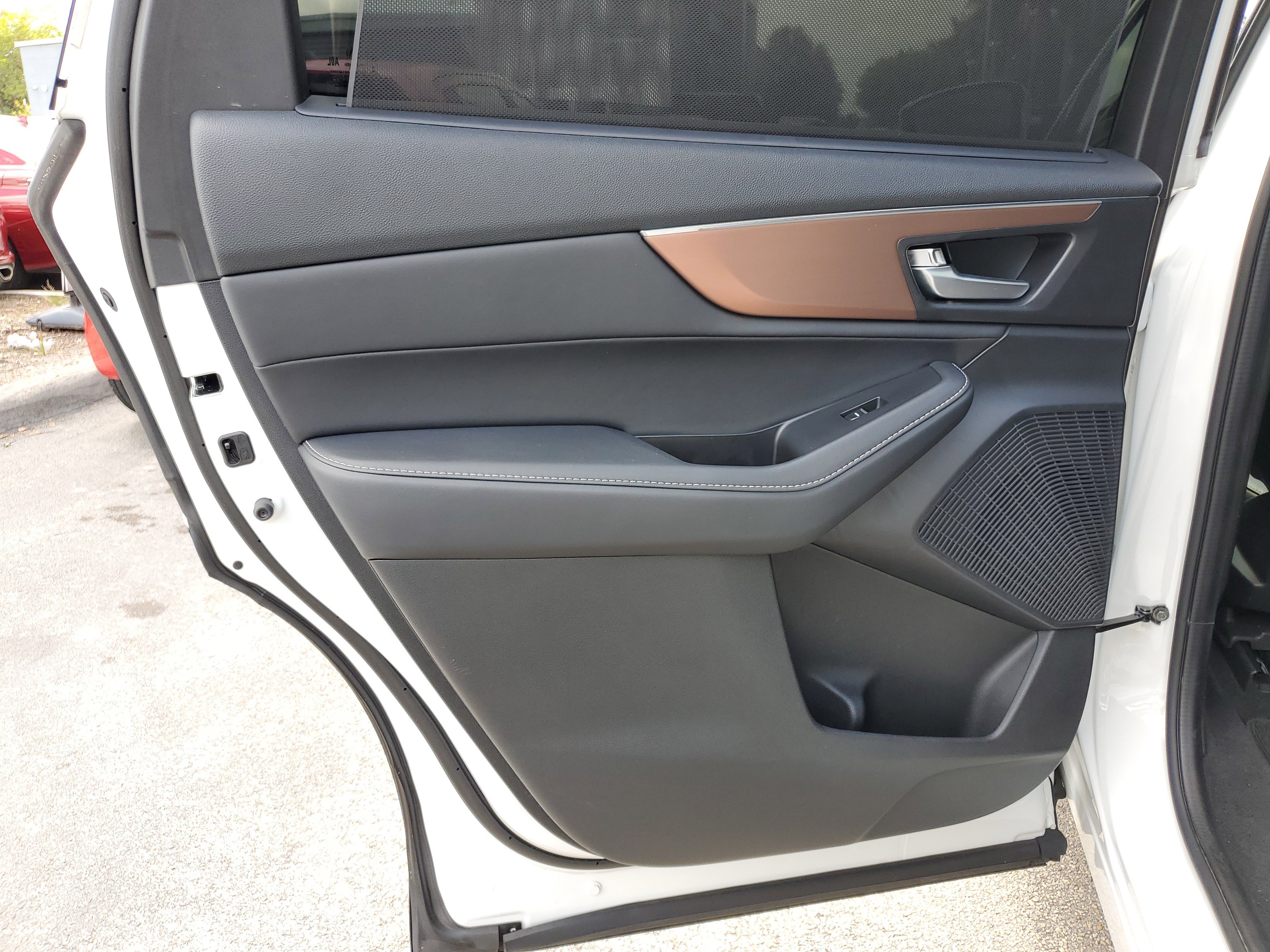 Used 2022 Acura MDX FWD w/ Technology Package image 12